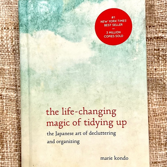 SALE🔥  The Life-Changing Magic of Tidying Up Marie Kondo The Japanese Art - Picture 1 of 2